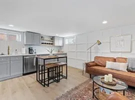 Urban Hideaway - Charming 2 Bedroom Apartment Close to Denver's Best Attractions
