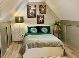 Country Haven Comfy & Sleek Apartment