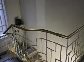 Quarto em apartamento no bairro das laranjeiras com 2 gatinhos lindos!