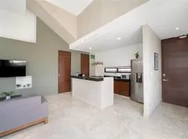 Sunny Mérida Getaway: Spacious 3BR with Pool