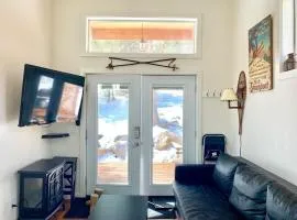 Bierstadt Cabin at Base Camp Lodging Company
