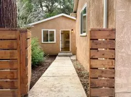 Chic and Petite 1-Bedroom ADU with Private Entrance in peaceful Orinda