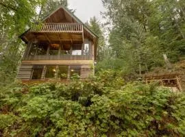 A 3 Story, 3 Bedroom Traditional Rustic Ski and Hiking Chalet