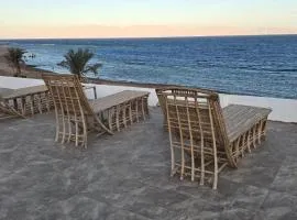 Luxurious Beachfront Villa with Private Pool & Jacuzzi in Dahab
