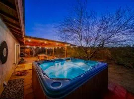 Cozy desert retreat with amazing views only 4 miles to JTNP
