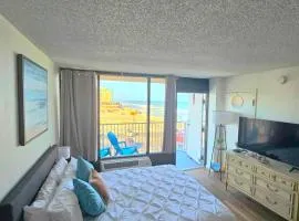 Oceanview Studio Condo w Balcony - Castaways Beach Resort