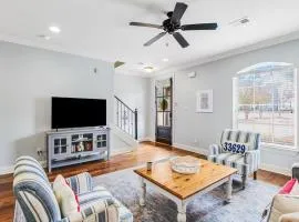 HYDR Comfy Condo Less2 mi to OM