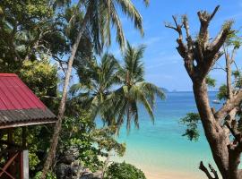 SALANG SAYANG RESORT PULAU TIOMAN, hotel v destinaci Pulau Soyak