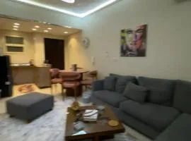 شقة غرفتين في الشيخ زايد بجانب كمباوند العنوان The Address