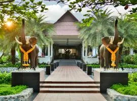 Scenic Pool Villa and Resort