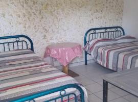 Cuarto independiente doble, homestay in Culiacán