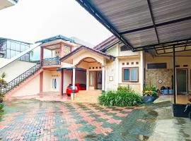 RedDoorz at Dewa Breeze Inn Near Paralayang