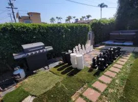 3 bedroom 2 bath home with Jacuzzi near Beverly Hills, wi-fi, Jacuzzi, Roku, BBQ, giant games family fun
