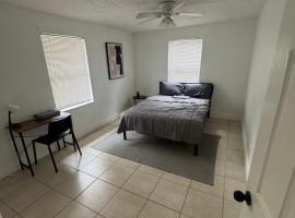 Pacifica Fort Lauderdale Airport, bed and breakfast en Dania Beach