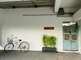 Villa S