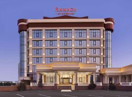 Ramada by Wyndham Shymkent, hotel em Shymkent