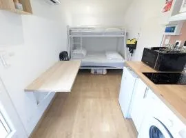 Petit studio-chambre indépendant avec terrasse