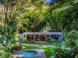 Exclusive Oásis by Lotta De Macedo Soares