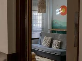 Studio 5 mins from El Palo Beach WiFi & AC