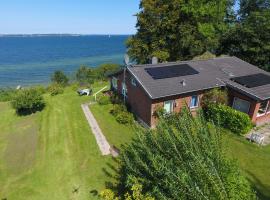Hedwigsblick - Sommerhäuschen mit Weitblick & Privattreppe zum Strand โรงแรมในWesterholz