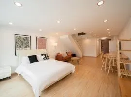 Shanghai Hills & Lotus Home Base near NECC & Hongqiao railway station suitable for Family&Business