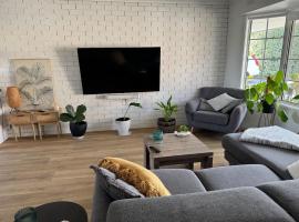 Inner City Cozy Retreat Near Geelong CBD, hotel v destinaci Belmont