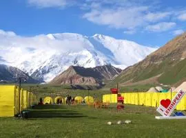 Yurt Glamping Edelweiss Meadow at the foot of Lenin Peak