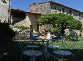 Le Domaine de Piedmoure, Gîtes et chambres, piscine, terrasses privatives
