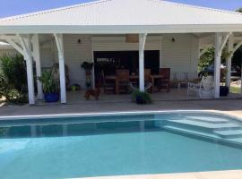 Villa bonheur a la creole, ξενοδοχείο σε Saint-François