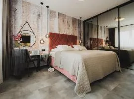 ROSE LUXURY APARTMENT & 24h self check-in with private parking