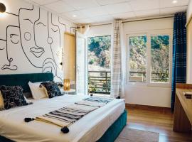 Art Bliss Hostel、リシケーシュのホームステイ