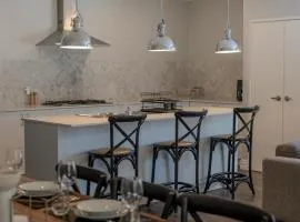 35 Hamptons Luxury Escape Family Home Sleeps9