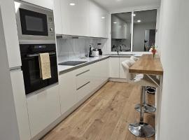 Apartamento T3 em Lisboa/ Queluz, ξενοδοχείο σε Queluz