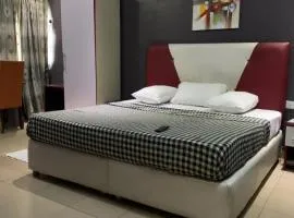 Pulville Boulevard Hotel