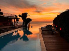 Sunset Beach Club Hotel, hotel v destinaci Haad Rin