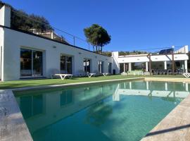 Casa Rio de Oro con piscina con playa y barbacoa – hotel w mieście Calonge