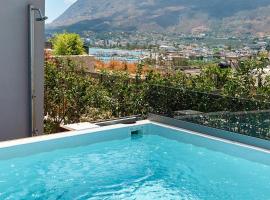 Thearia villa, hotel in Soúda