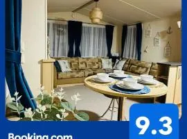 Cozy Private Static Caravan at Llyons Robin Hood - Silver Birch Way 11