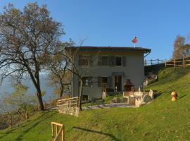 Chalet Ca' la Fratela, cabin in Malcesine