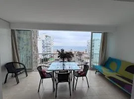 Gran Apartamento 6pax con PRECIOSAS vistas al MAR y plaza de parquing
