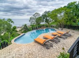 Minerva House - Oceanfront Escape in Treasure Beach 4 bedroom
