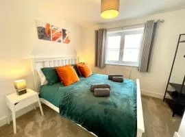 New Modern 2 Bed with parking in BISHOPS STORTFORD, close to Stansted Airport!