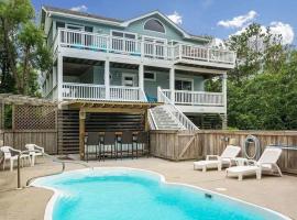 Private Home 5min walk to Beach with Top Deck Spa, hotel v destinaci Corolla