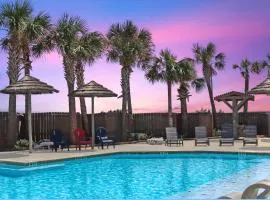 Walk to the Beach, Large Pool, Balcony, Charcoal Grill, Beach Accessories, Pet Friendly