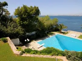 Kavouri Flat