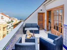 Cozy Retreat with Ocean Views, Private Terrace & Ensuite