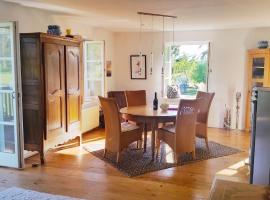 5 Sterne FeWo mit Garten und Bergblick in Chiemsee-Nähe, 5hvězdičkový hotel v destinaci Übersee