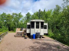 Aberdeen Hillview Retreat, hotel in Whycocomagh