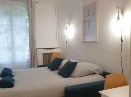 Double-studio 4p Calme 100m métro idéal Séjour Maison examens