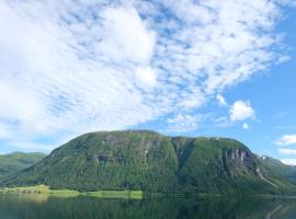 Jølster Lake View, ubytování v soukromí v destinaci Årdal